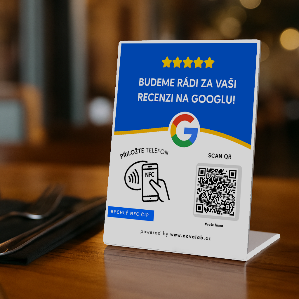 NFC Tap Point pro Google recenze na stole v moderní kavárně
